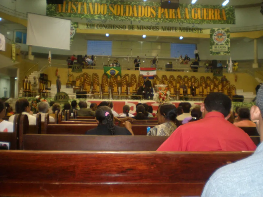 Culto no templo central da Assembleia de Deus em Imperatriz (MA). Foto: Jozeias3d, via Wikimedia Commons, CC BY-SA 3.0