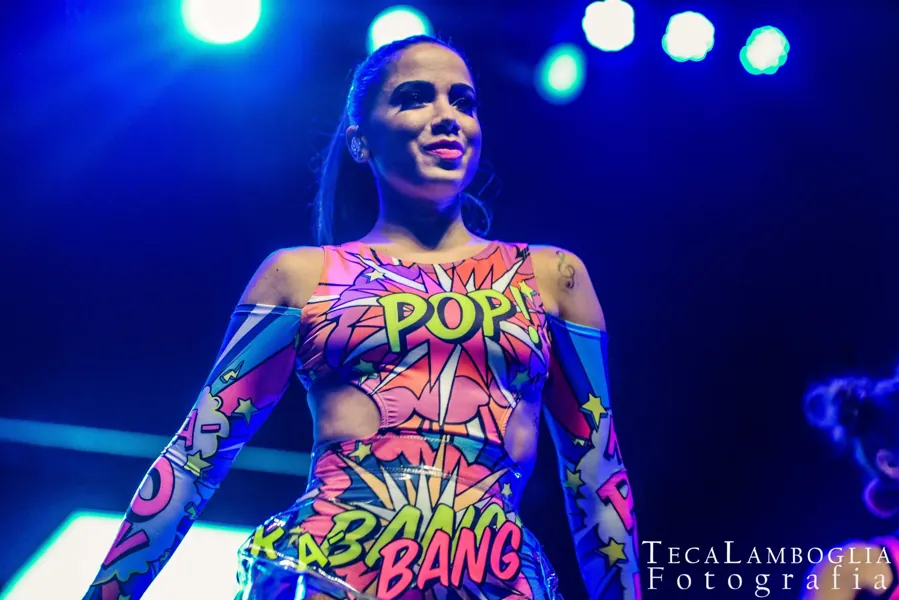 Anitta em show no Citibank Hall, em São Paulo. Foto: Teca Lamboglia, via Wikimedia Commons, CC BY 2.0.