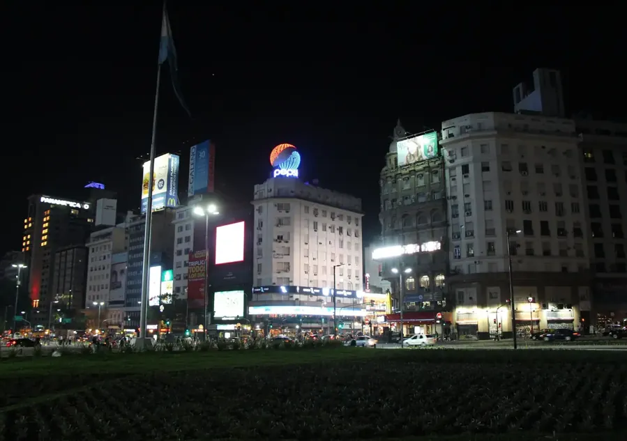Avenida 9 de Julho, Buenos Aires. Foto: Raphael Henrique Figueira, CC BY-SA 4.0
