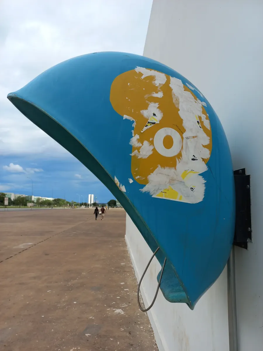 Orelhão em Brasília: em 1986, o telefone público era o telefone da maioria. Foto: Sintegrity / Wikimedia Commons, CC BY-SA 4.0