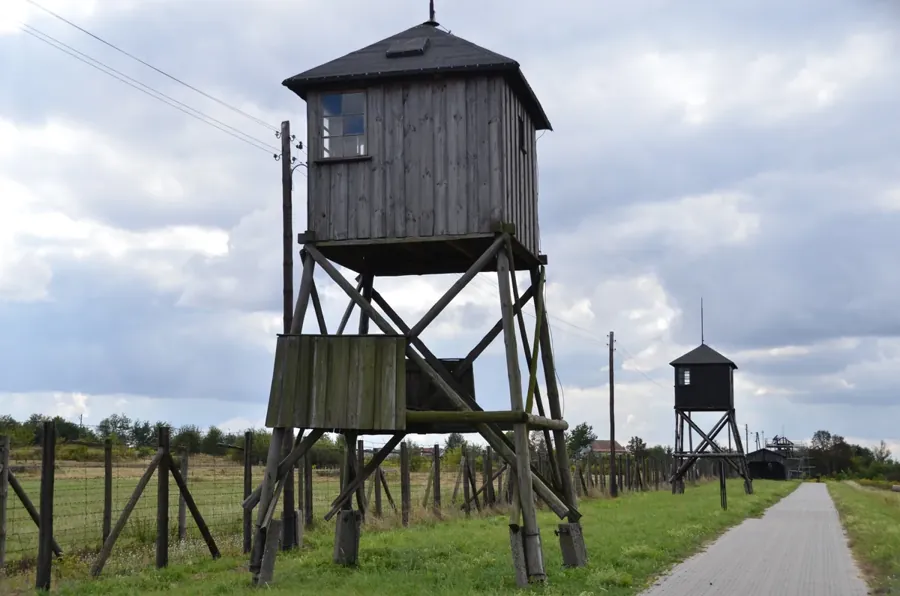 Torres de vigia do antigo campo de Majdanek, em Lublin, na Polônia, hoje museu