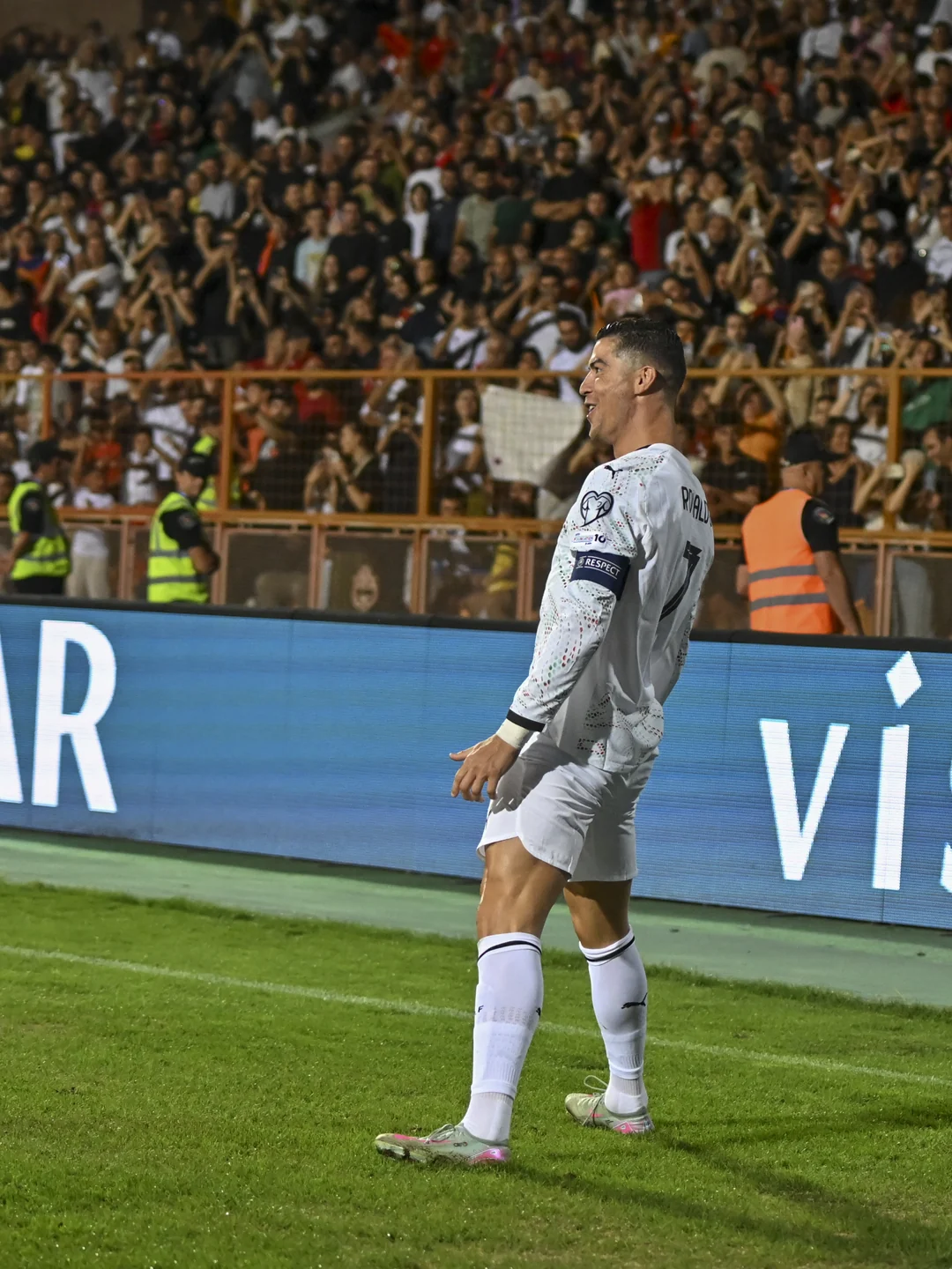 Cristiano Ronaldo com a camisa de Portugal em Erevan, em setembro de 2025. YantsImages / Wikimedia Commons, CC BY-SA 4.0