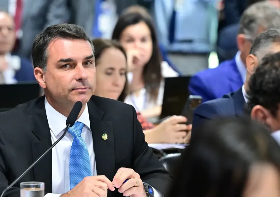 Flávio Bolsonaro na CCJ do Senado. Foto: Geraldo Magela/Agência Senado