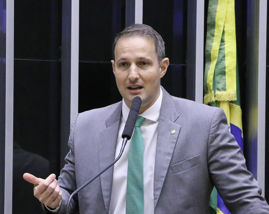 Guilherme Derrite na tribuna da Câmara, 2022. Foto: Câmara dos Deputados, CC BY 3.0