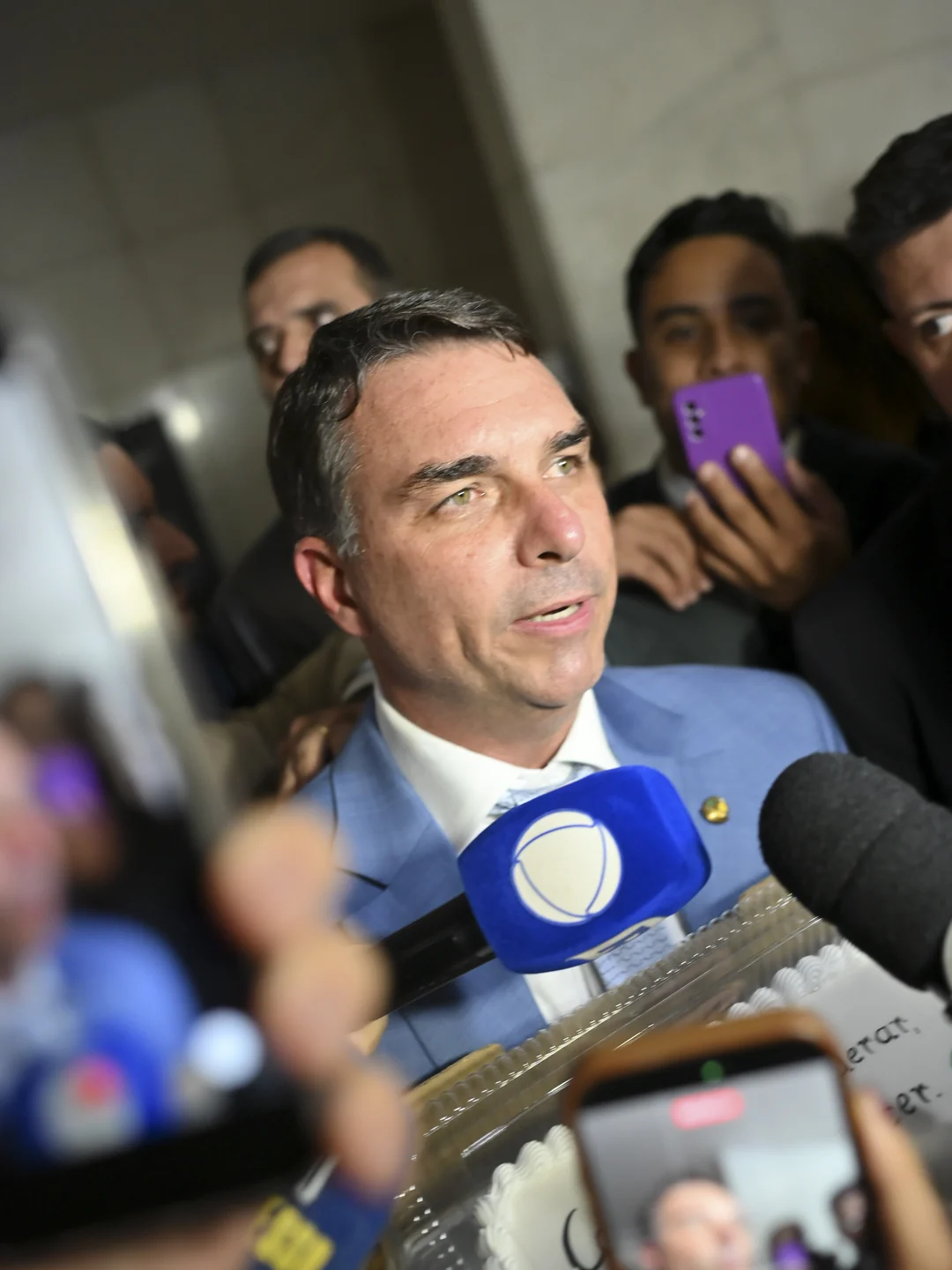 Flávio Bolsonaro em entrevista no Senado, em 2026. Ton Molina / Agência Senado, via Wikimedia Commons, CC BY-SA 4.0
