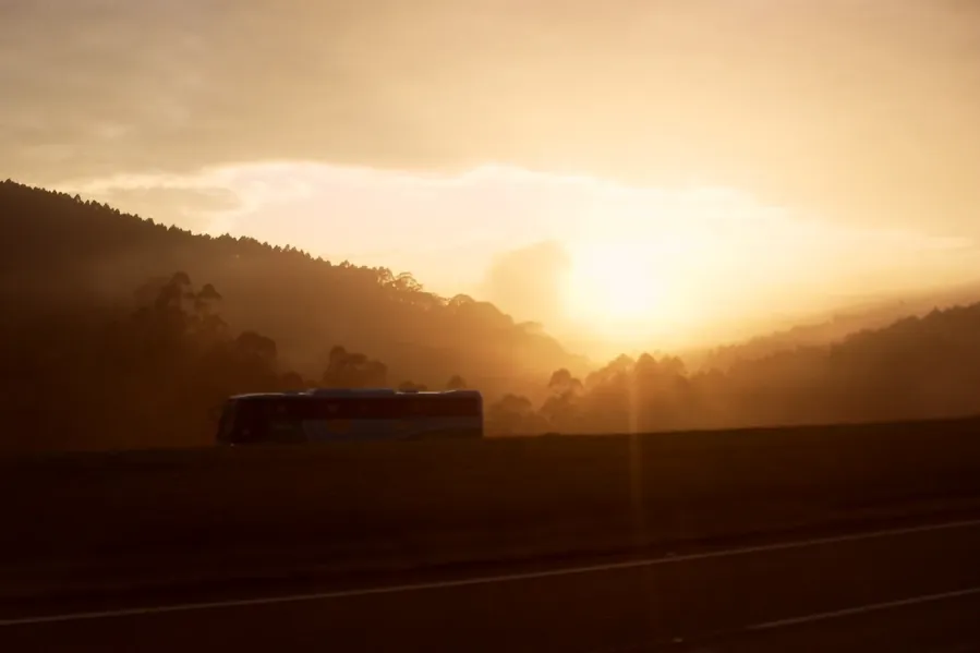 Rodovia dos Bandeirantes ao amanhecer. Imagem ilustrativa. Foto: Mateus Tomé, CC BY-SA 3.0
