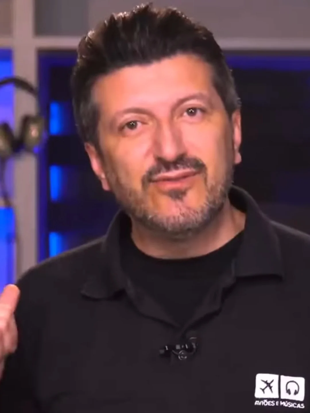 Lito Sousa. Frame de vídeo do canal Aviões e Músicas, CC BY 3.0, via Wikimedia Commons