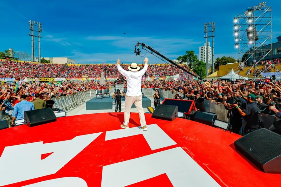 Lula no lançamento oficial da campanha, em São Bernardo do Campo, em 16 de agosto de 2026. Foto: Lula Oficial, via Wikimedia Commons, CC BY-SA 4.0