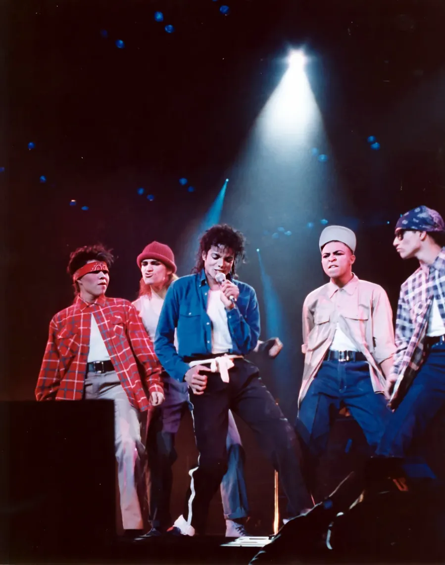 Michael Jackson no palco da turnê Bad, em 1988, o ponto onde o filme termina. Foto: Drew H. Cohen, CC BY-SA 4.0