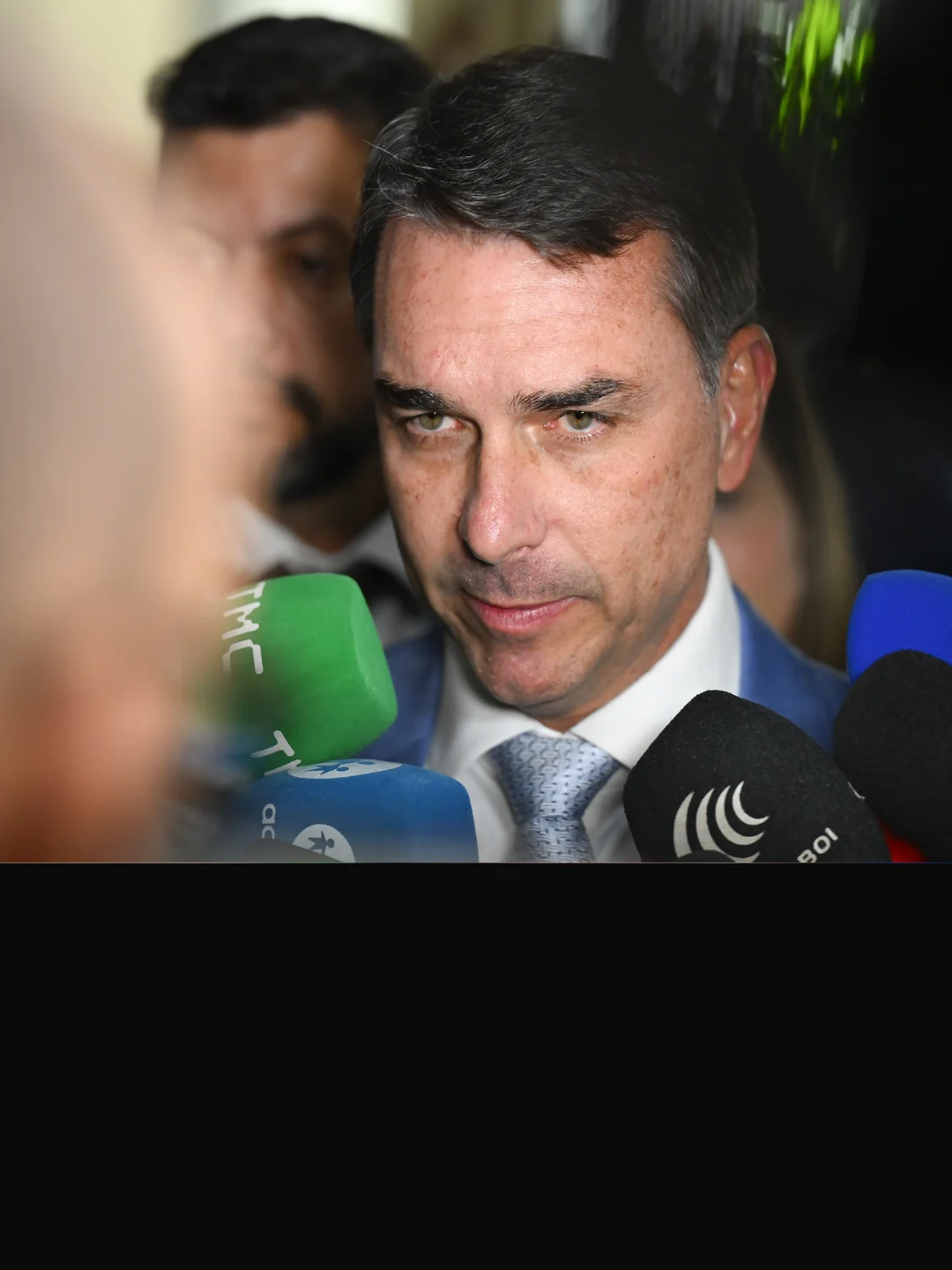 Flávio Bolsonaro dá entrevista no Senado, 2026. Foto: Senado Federal, CC BY-SA 4.0