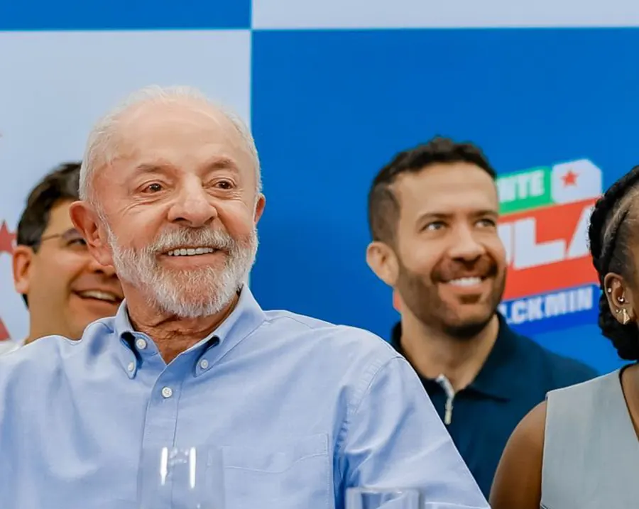 Lula em plenária com parlamentares, 7 de outubro de 2026. Foto: Lula Oficial, via Wikimedia Commons, CC BY-SA 4.0