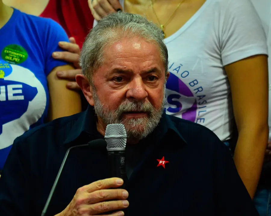 Lula no diretório do PT em São Paulo, em 4 de março de 2016, dia da condução coercitiva. Foto: Wikimedia Commons, CC BY 3.0 BR