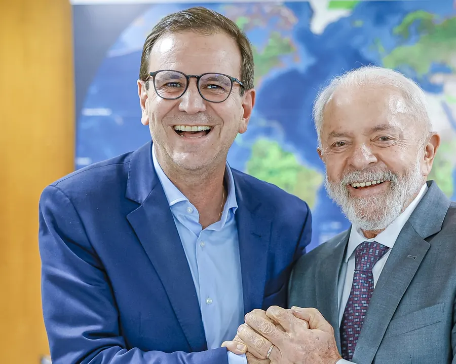 Eduardo Paes e Lula, em outubro de 2024. Foto: Ricardo Stuckert/PR, via Wikimedia Commons, CC BY-SA 2.0