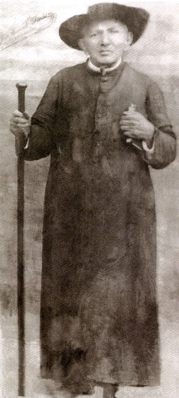 Padre Cícero em fotografia de 1915, do acervo do Museu do Ceará. Autor desconhecido, domínio público