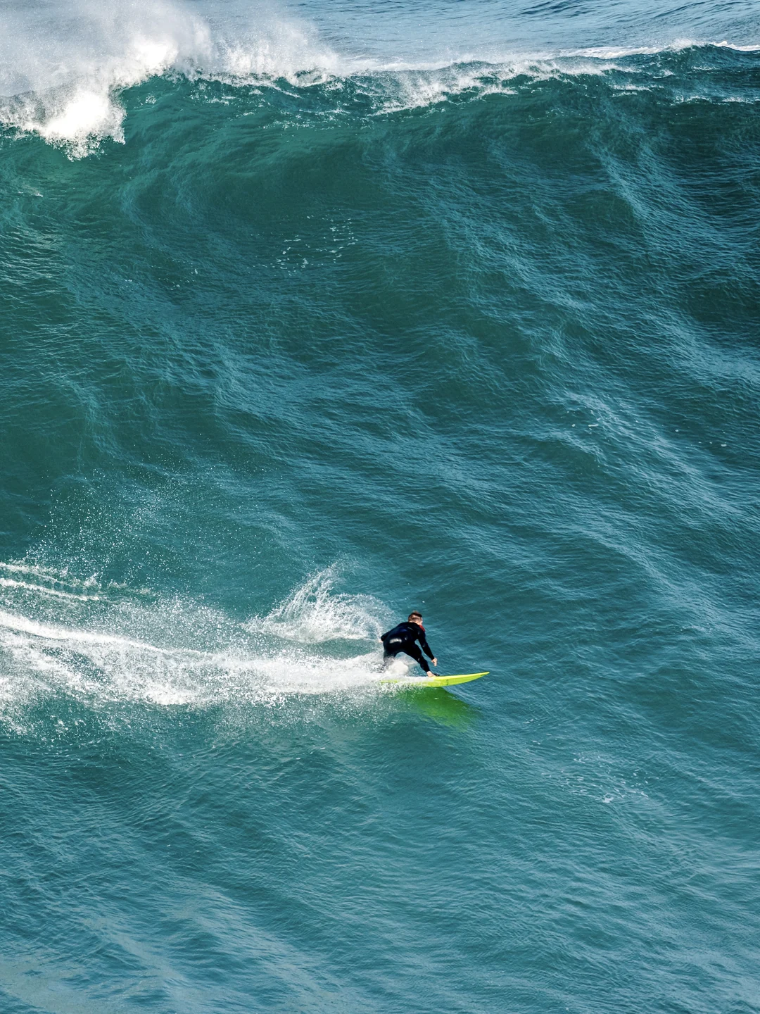 Onda gigante em Nazaré, Portugal. Imagem ilustrativa. Carlos Eduardo Joos / Wikimedia Commons, CC BY 2.0