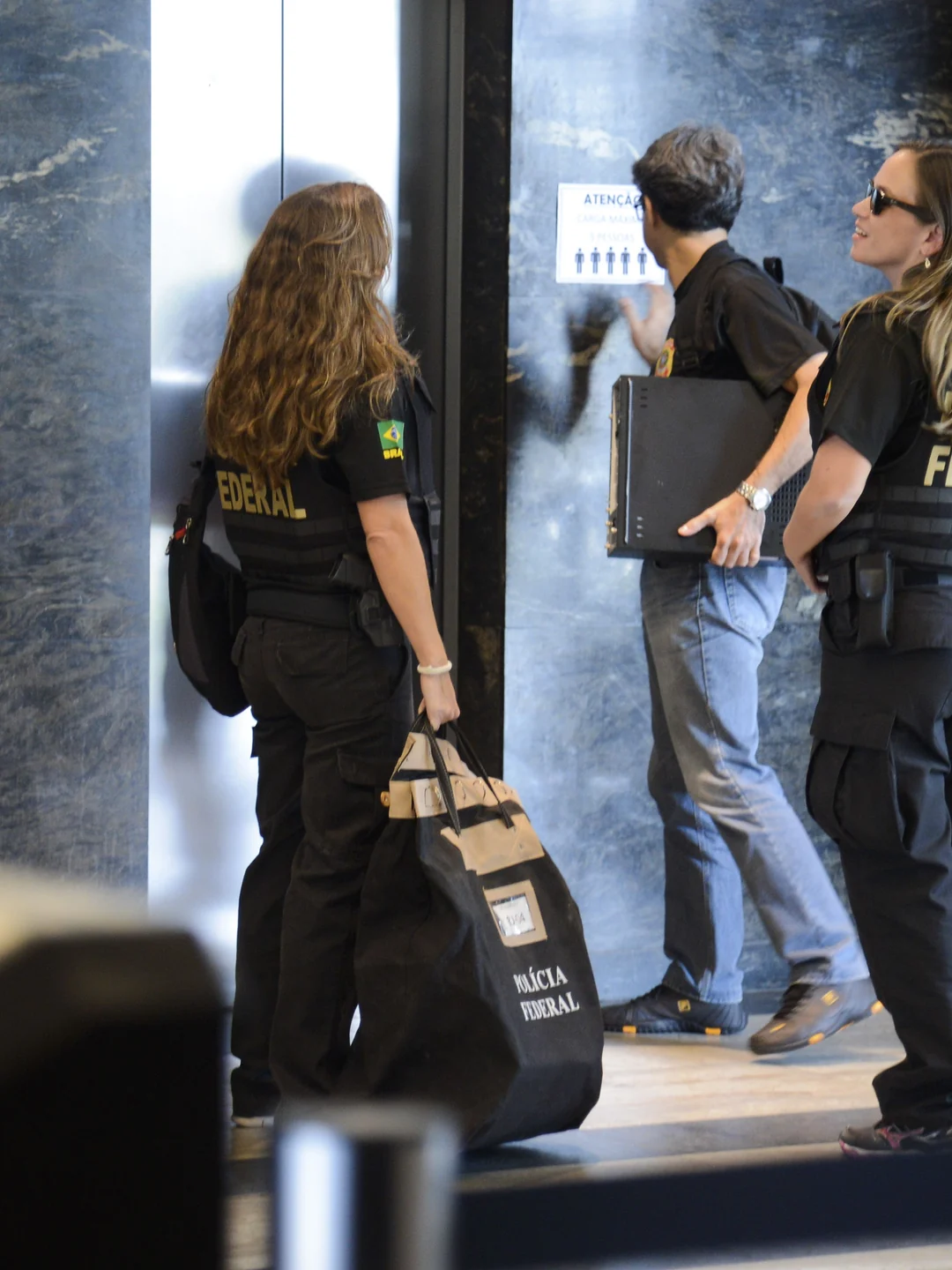 Agentes da Polícia Federal em operação de 2016, no Rio. Imagem ilustrativa. Tânia Rêgo / Agência Brasil, via Wikimedia Commons, CC BY 3.0 BR