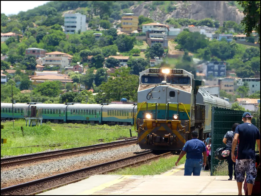 Trem em uma ferrovia brasileira. Imagem ilustrativa. Foto: via Wikimedia Commons, CC BY-SA 4.0