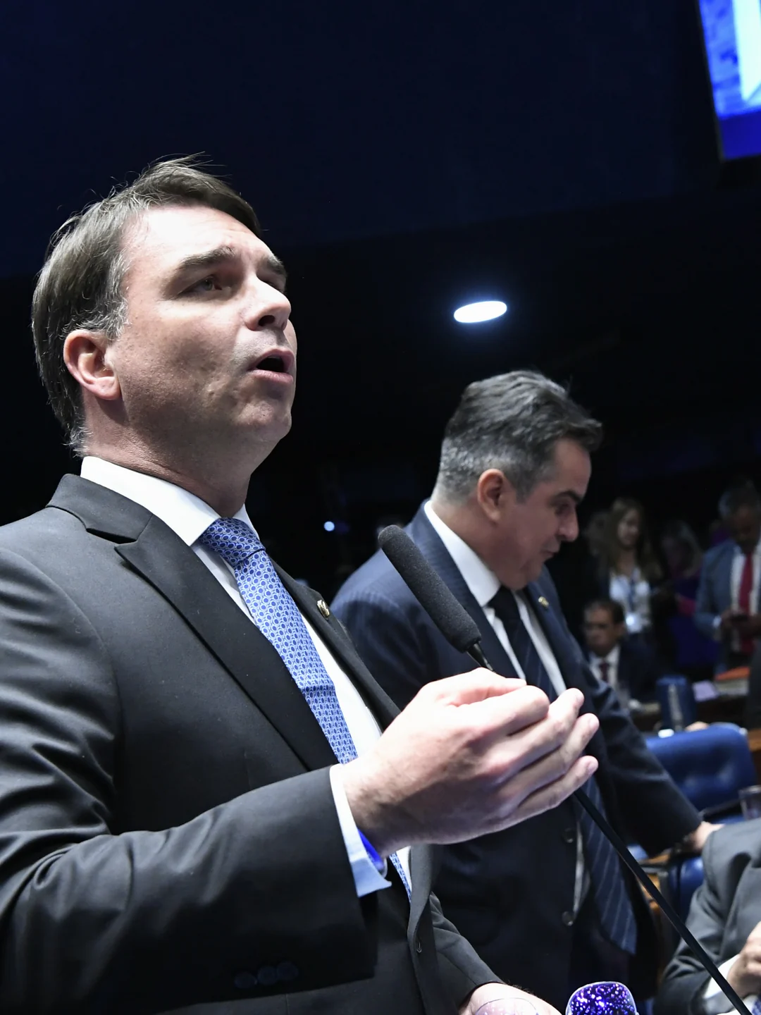 Flávio Bolsonaro no plenário do Senado. Agência Senado, via Wikimedia Commons, CC BY 2.0