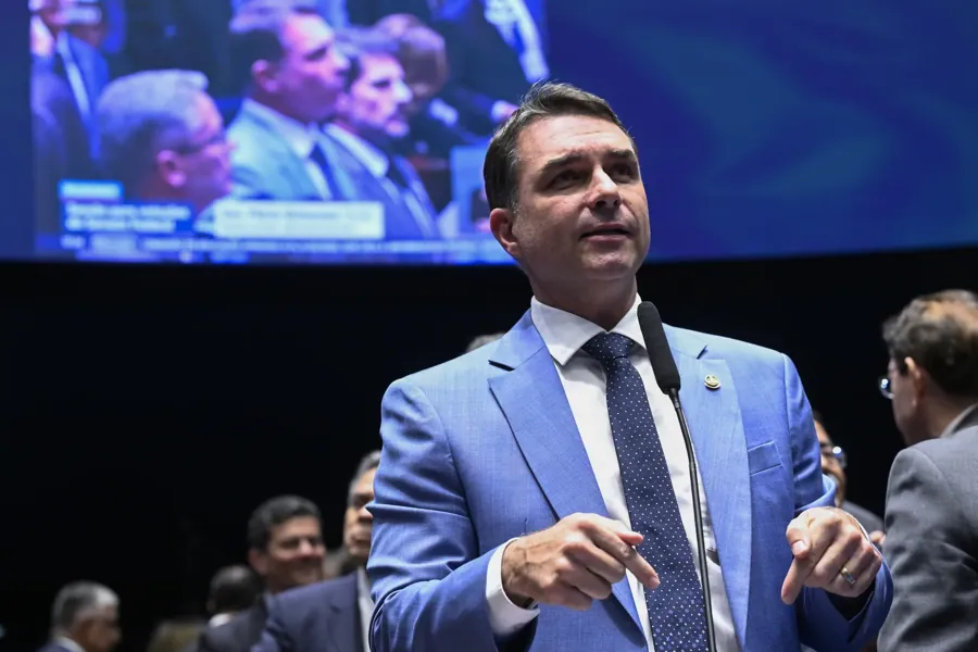 Pronunciamento na bancada, 15 de abril de 2026. Foto: Carlos Moura / Agência Senado, CC BY-SA 4.0