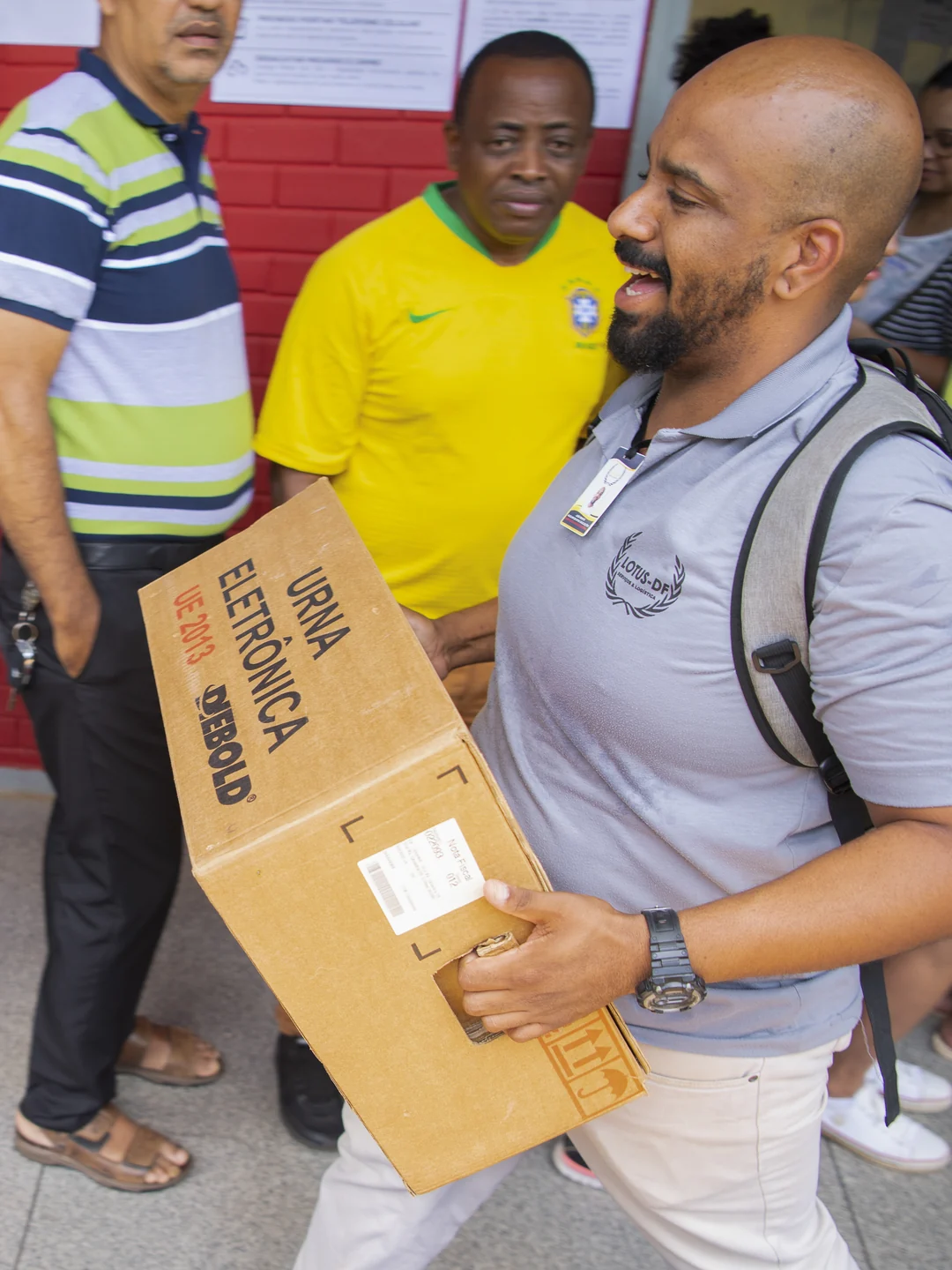 Urna eletrônica recolhida no Gama (DF) no segundo turno de 30 de outubro de 2022. Pedro França / Agência Senado / Wikimedia Commons, CC BY 2.0