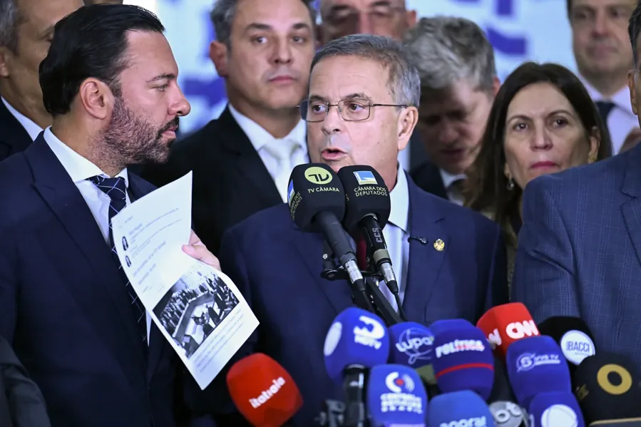 Rogério Marinho em entrevista no Senado, em 3 de dezembro de 2025. Foto: Agência Senado, via Wikimedia Commons, CC BY-SA 4.0