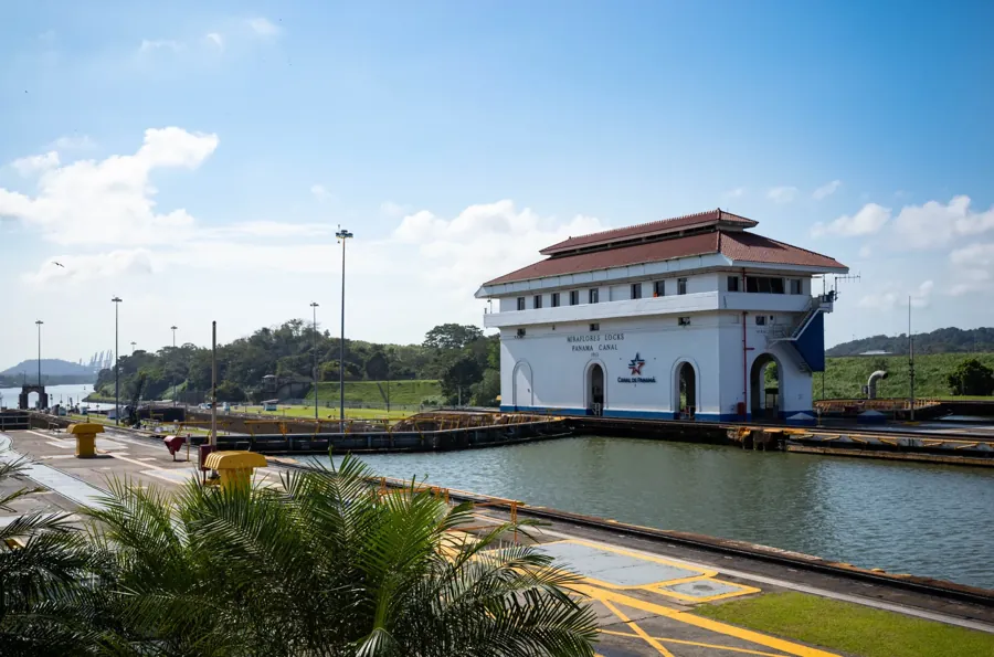 As eclusas de Miraflores, no Canal do Panamá. Foto: RB Photo / Wikimedia Commons, CC BY 2.0