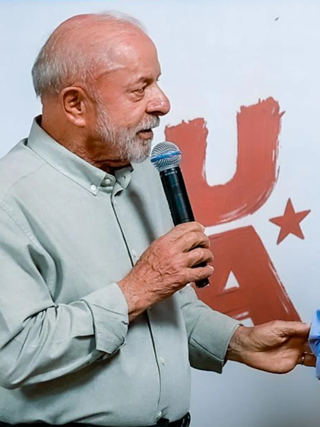 Lula fala com a imprensa na casa de campanha, em Brasília, 6 de outubro de 2026. Lula Oficial / Wikimedia Commons, CC BY-SA 4.0