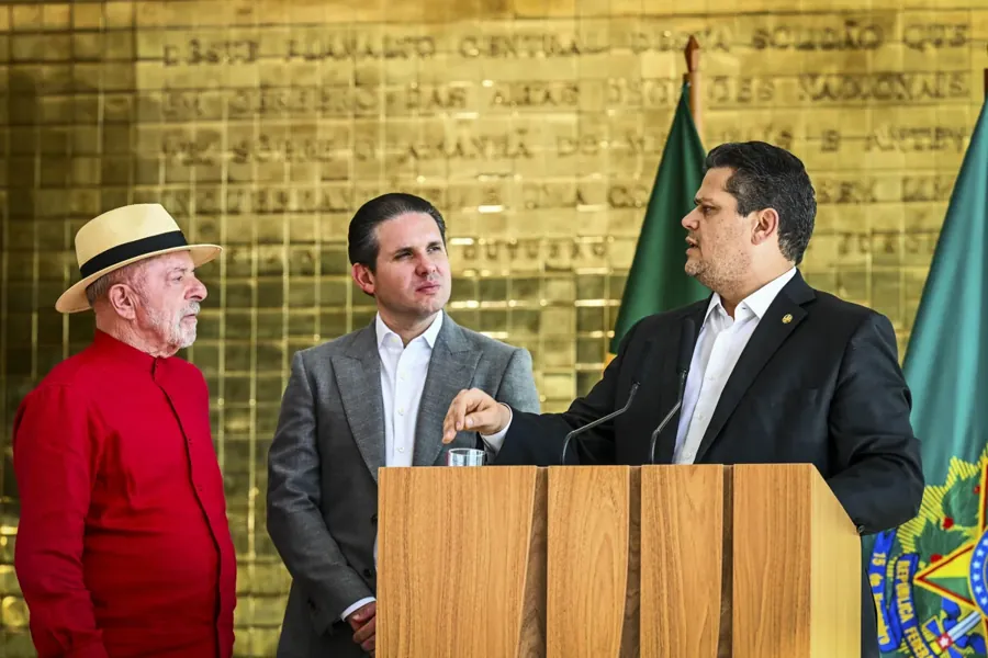 Lula, Hugo Motta e Davi Alcolumbre em 26 de agosto de 2026
